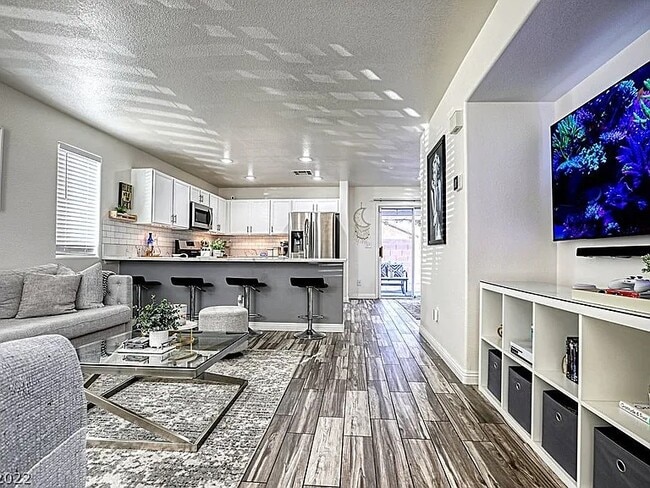 Building Photo - 6080 St Petersburg Dr