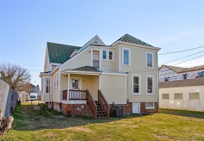 Building Photo - 2202 North Ave