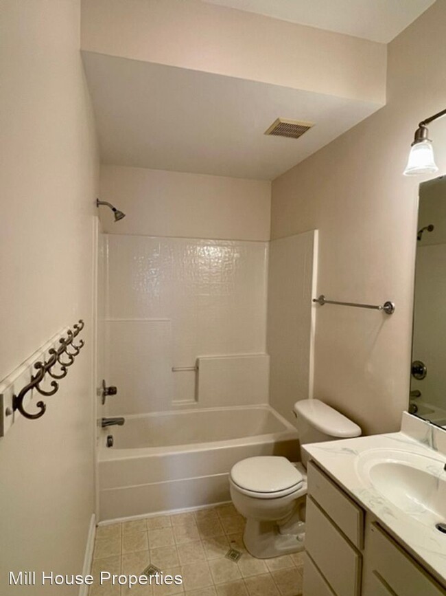 Building Photo - 4 br, 2.5 bath House - 118 N Fields Circle
