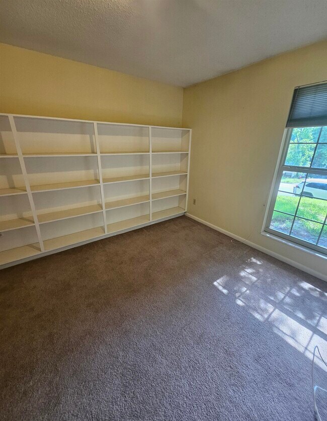 Building Photo - 1541 Woodgate Way