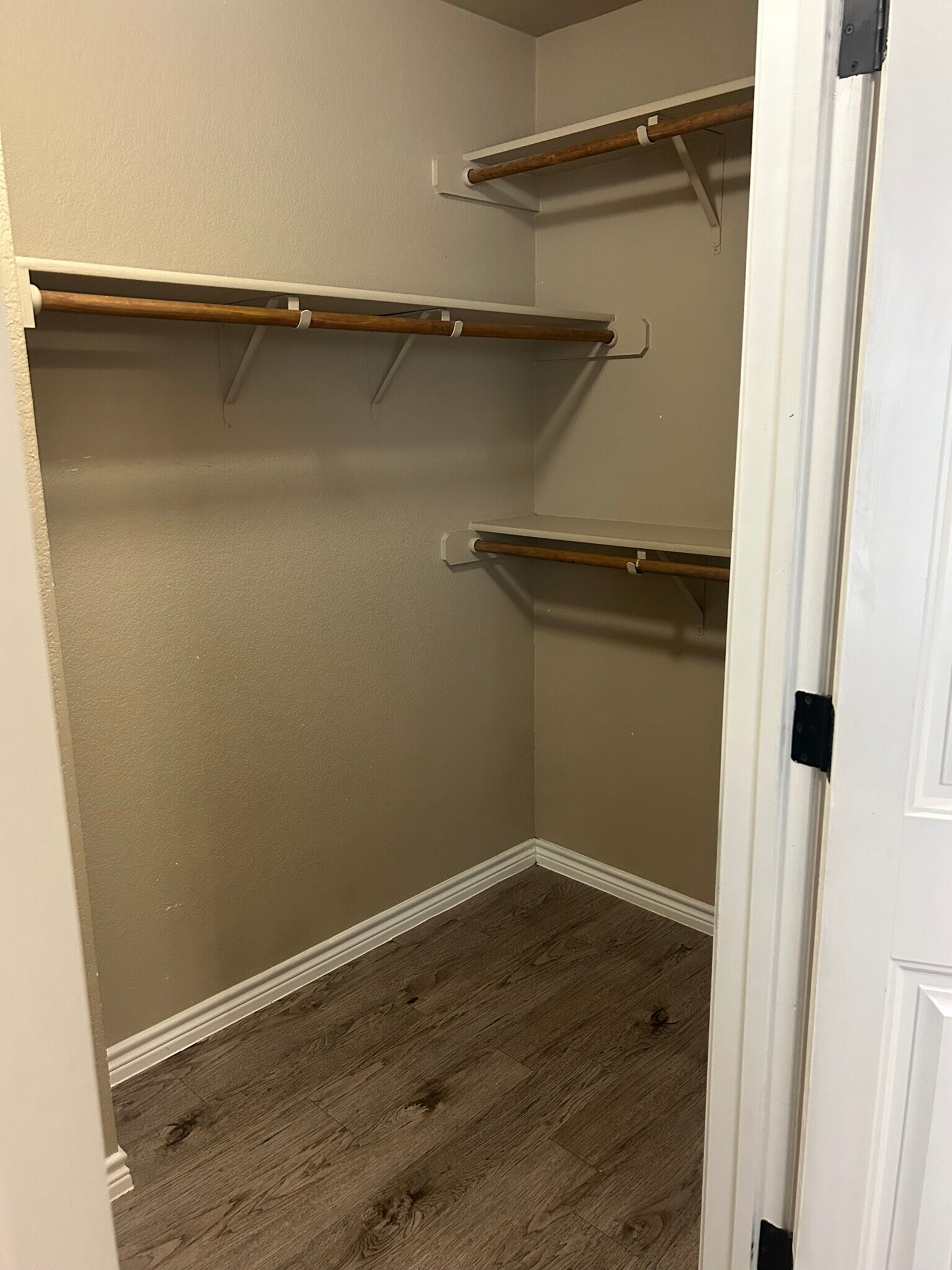 Building Photo - 4300 Hunters Place Dr