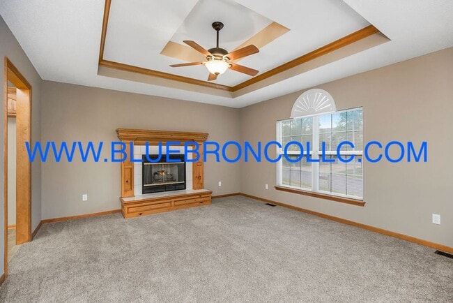 Building Photo - Check out this spacious home with thoughtf...