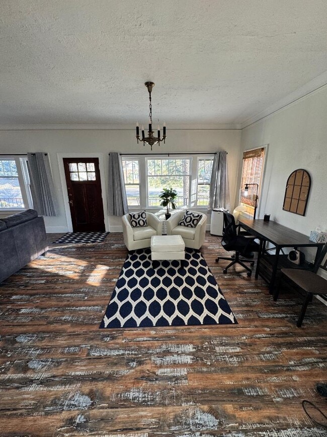 Building Photo - 2201 W State St