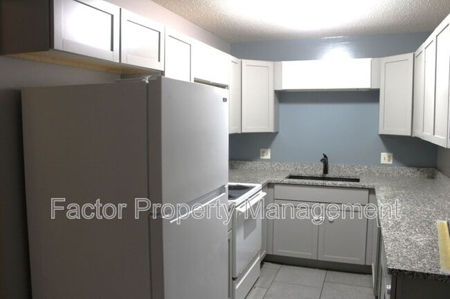 Building Photo - 418 Allan Ave