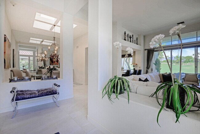 Building Photo - 371 Indian Ridge Dr