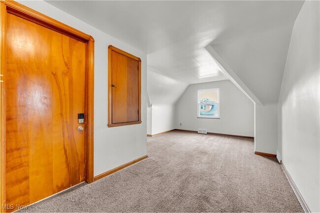Building Photo - 3819 W 137th St