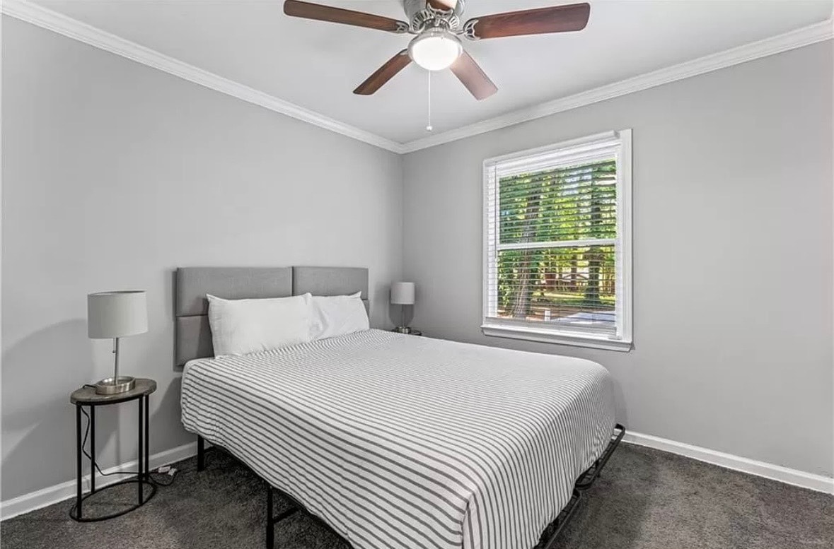 Building Photo - 179 Oak Dr SW