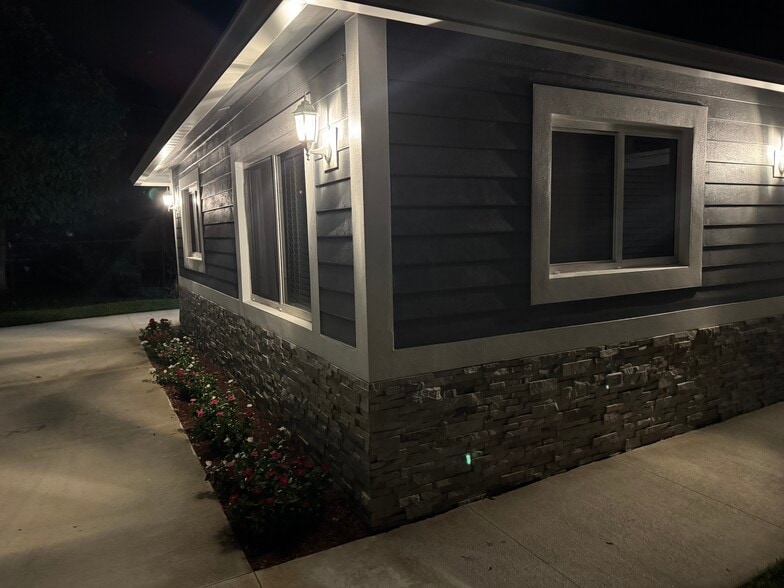 Building Photo - 611 Davis Rd