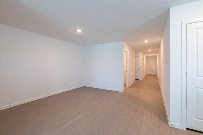 Building Photo - 6435 Begonia Trellis Dr