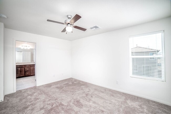 Building Photo - MOVE-IN READY! AMAZING 2023 3-BEDS 2.5 BAT...