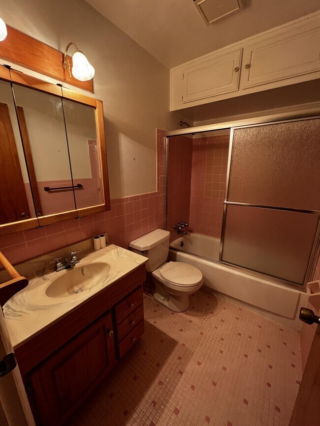 Building Photo - 4214 Blossomwood Dr
