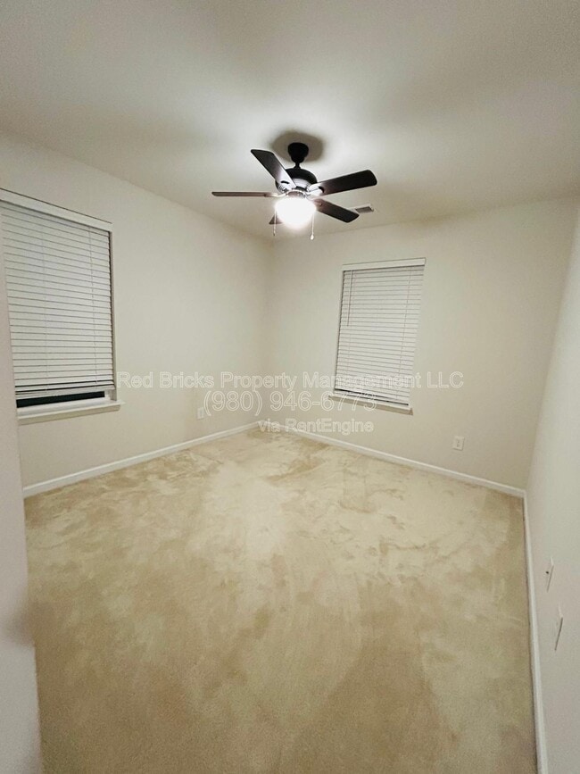 Building Photo - 9315 Grand Valley Dr