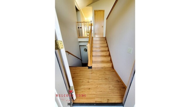 Building Photo - HUGE 5-BEDROOM home with separate BONUS ROOM!!  Large fenced yard!!!