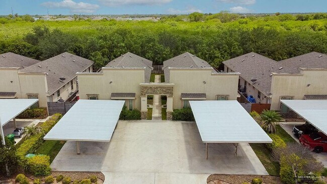 Building Photo - 1707 W Smith Dr