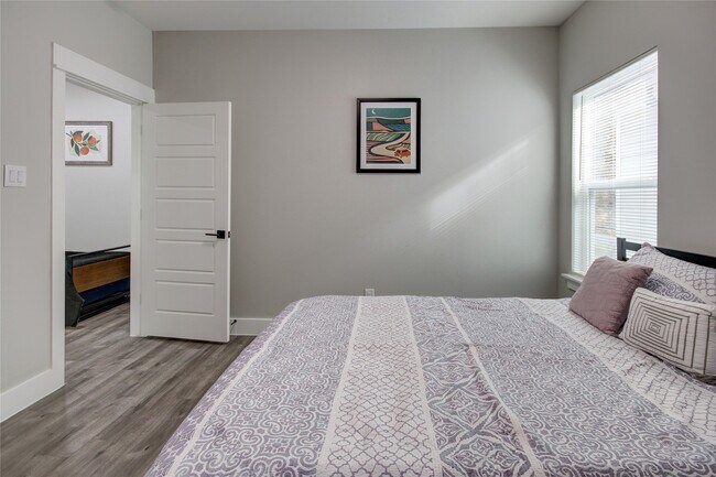 Building Photo - 9305 Tower St