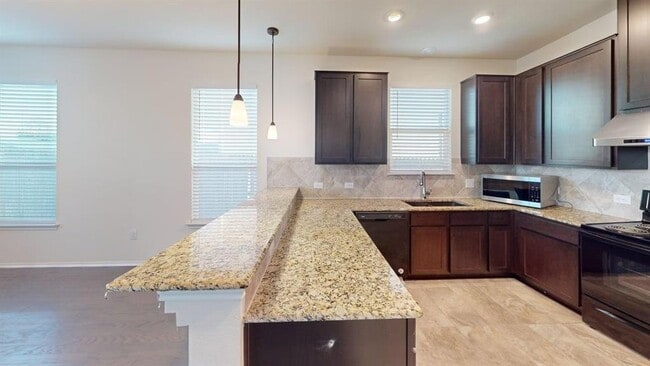 Building Photo - 906 Screech Owl Dr