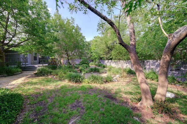 Building Photo - 19914 Encino Moss St