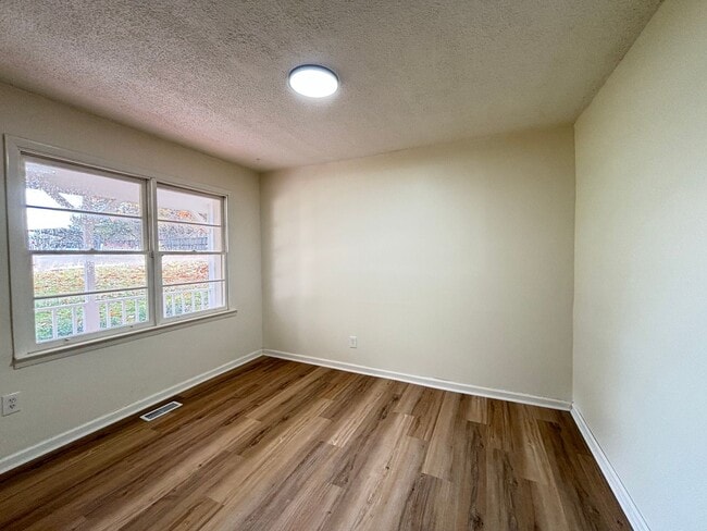 Building Photo - Cute ranch layout 3 bedroom 1 bath home in Hiram!