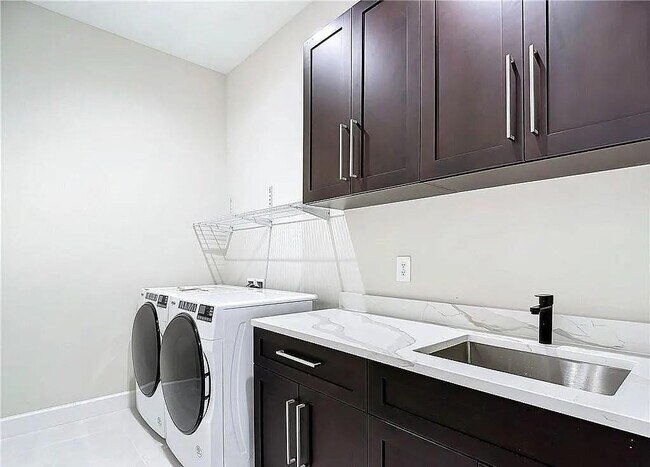 Building Photo - 4406 NW 20th Terrace