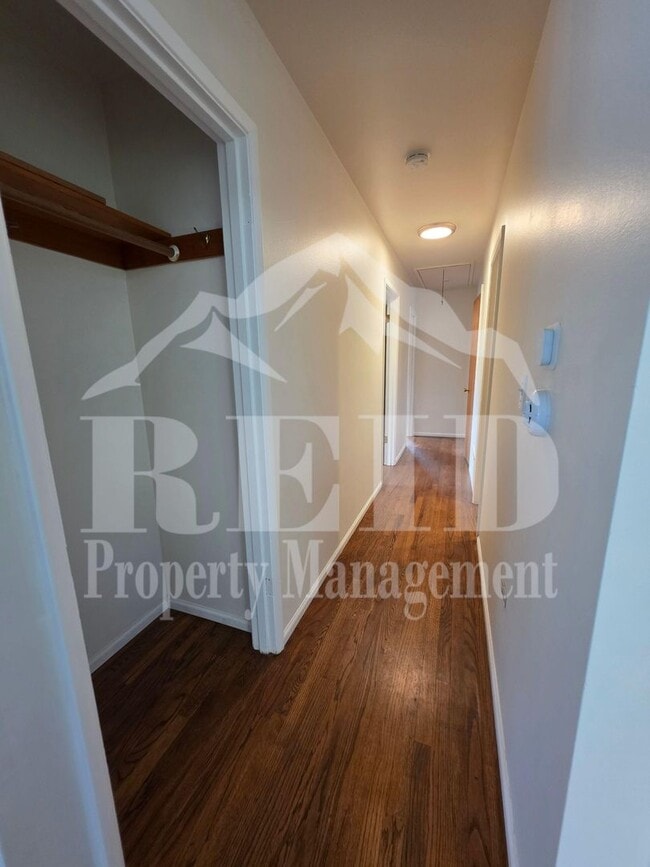 Building Photo - Central Kitsap Home with Large Fenced Yard Close to Shopping, Base, & Kitsap Lake