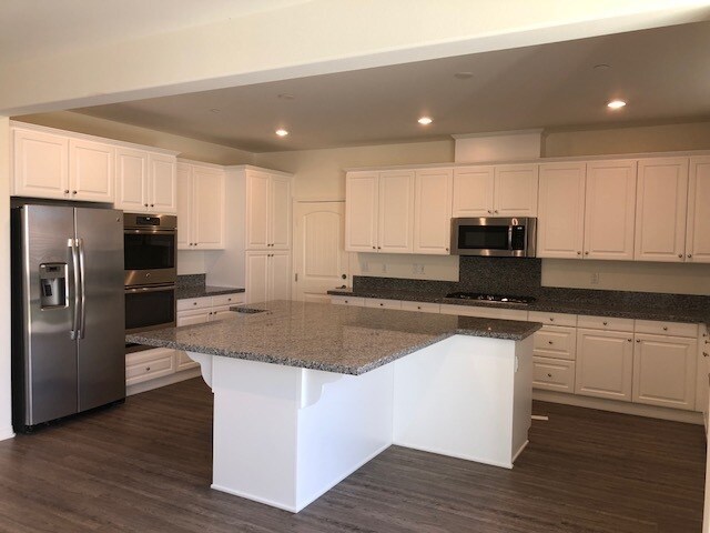 Building Photo - Like New- Home In Menifee!!!