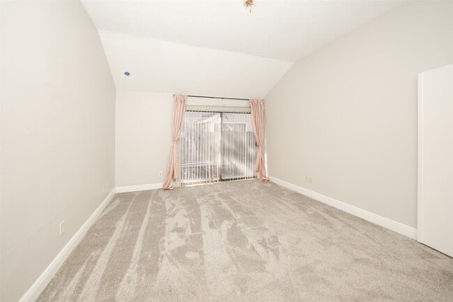 Building Photo - 13563 Catalina Village Dr