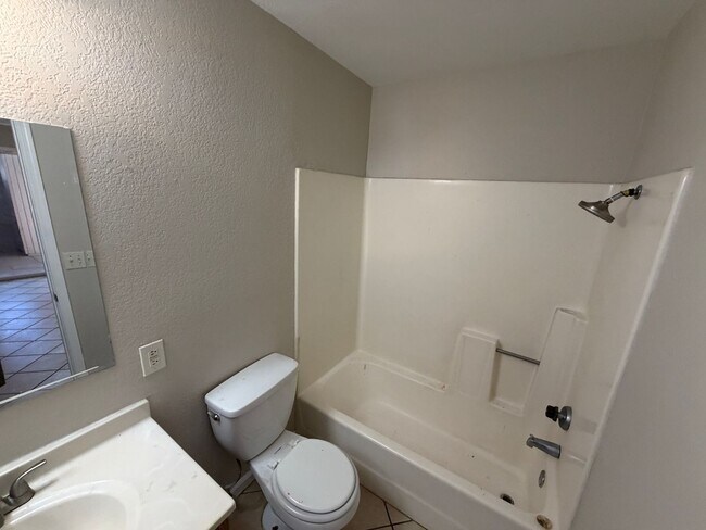 Building Photo - 4820 N 89th Ave