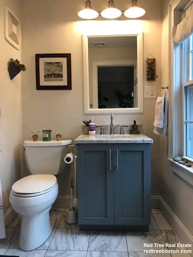 Building Photo - 445 Main St