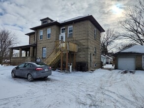 Building Photo - 144 Ellsworth St