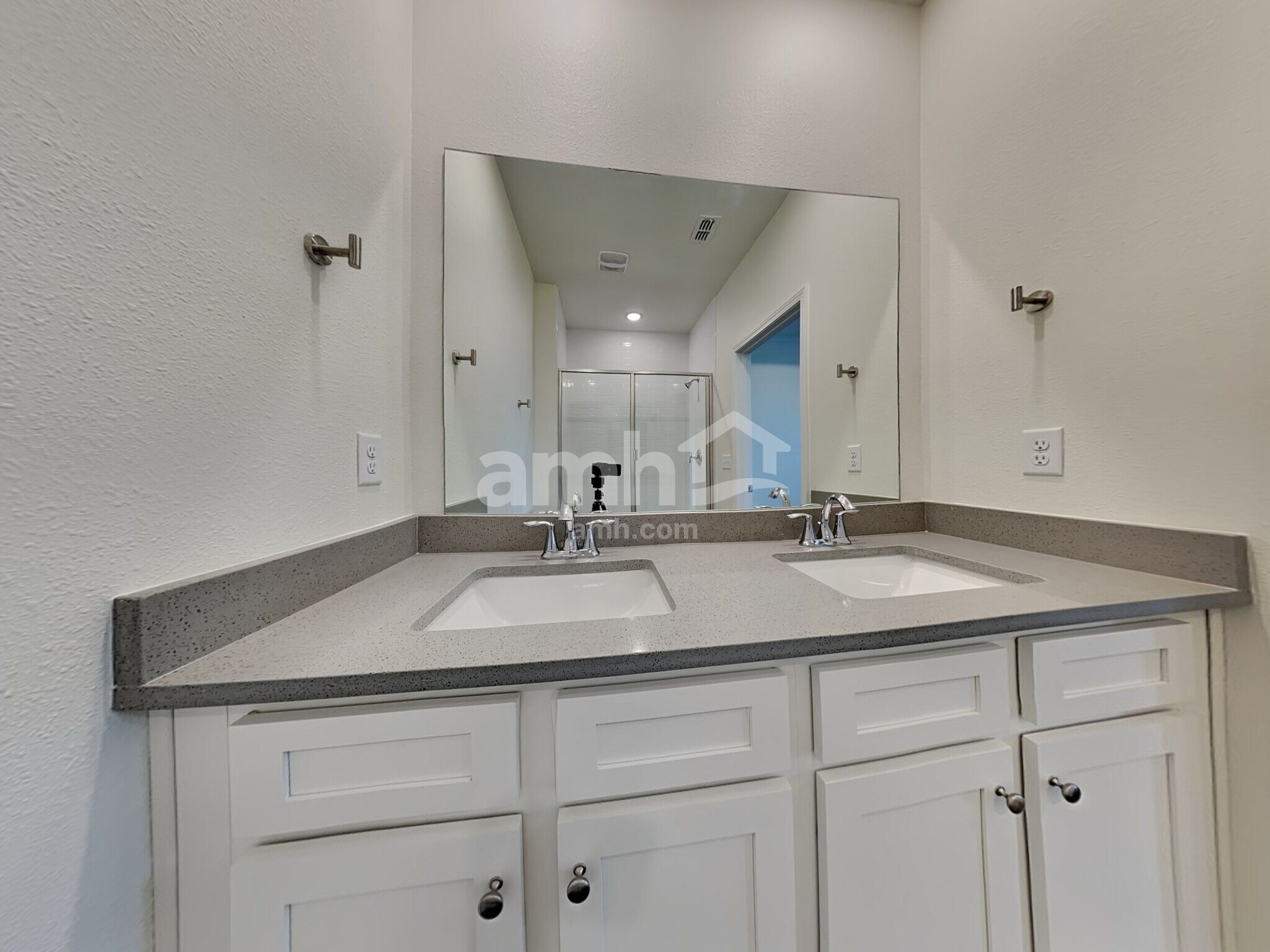 Building Photo - 76 Elcano Ln