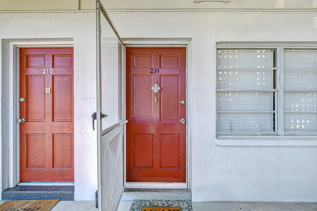 Building Photo - 5150 10th Ave N