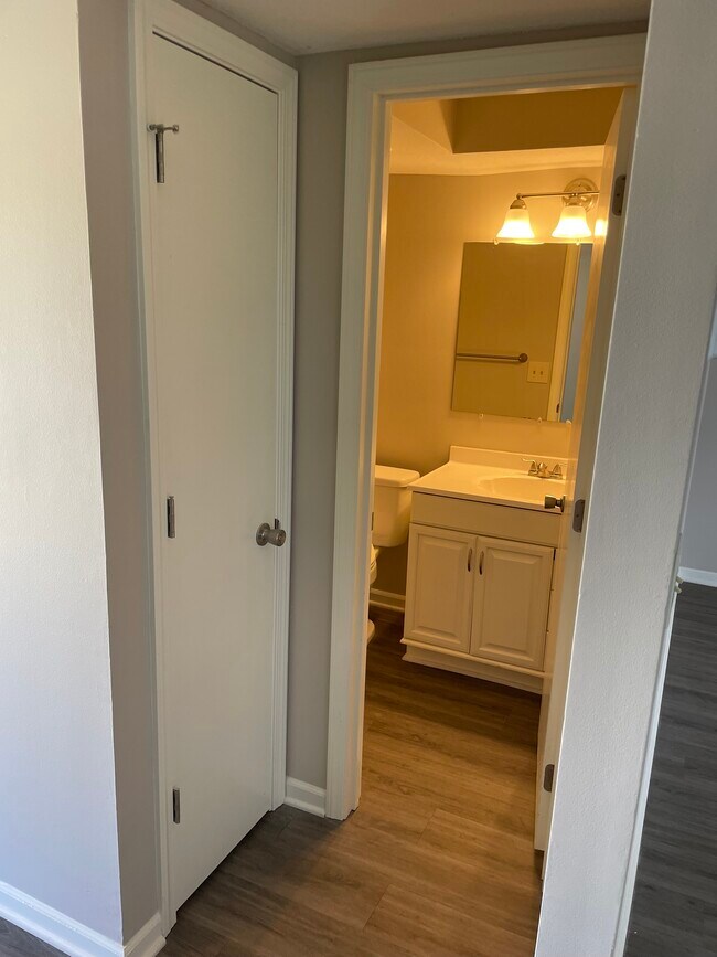 Building Photo - 5617-5623 NW 66th Terrace