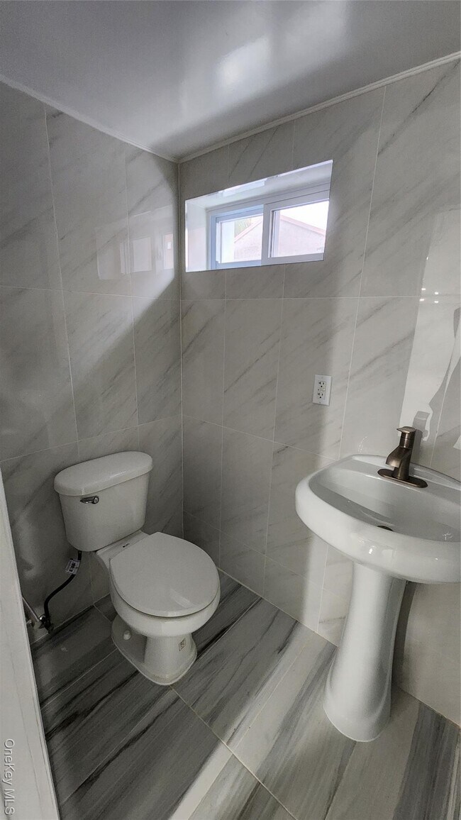 Building Photo - 126 Forest Ave