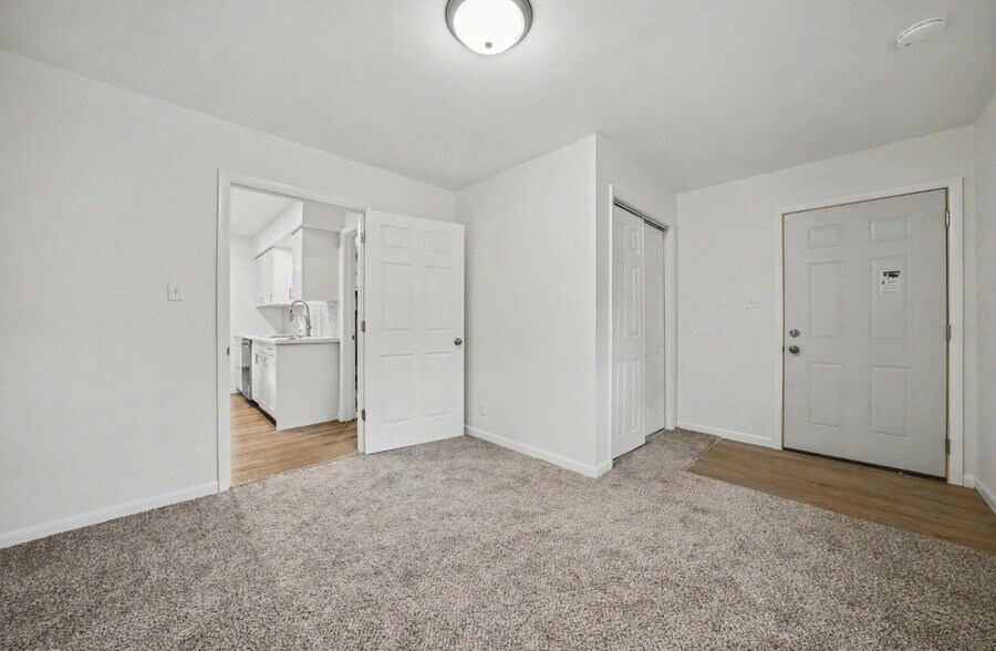 Building Photo - 613 N Ashland Ave