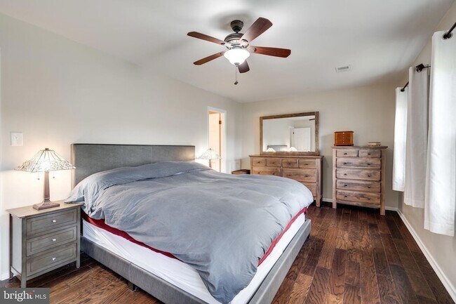 Building Photo - 12707 Harborview Ct