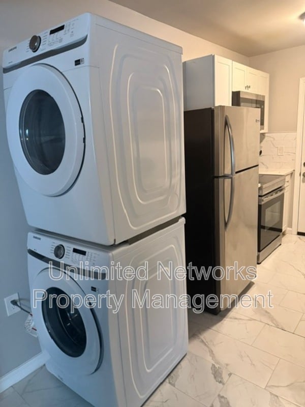 Building Photo - 151 Lawton St SW