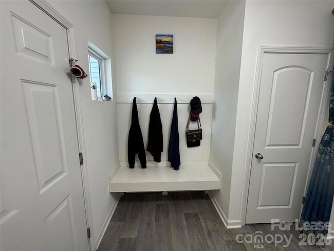 Building Photo - 574 Scotch Meadows Loop
