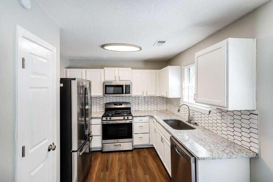 Building Photo - 3827 Waldrop Hills Dr