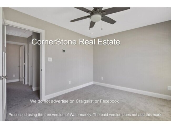 Building Photo - 2854 Little Dr