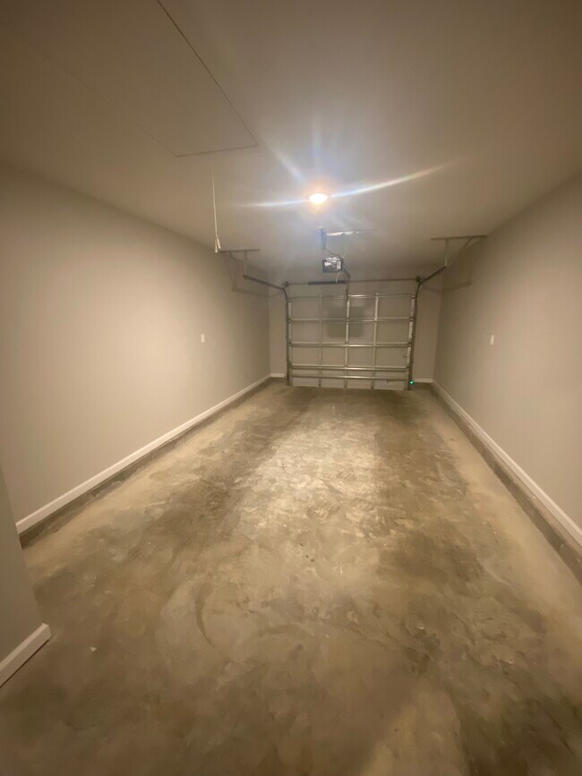 Building Photo - 6857 Stirrup Ln