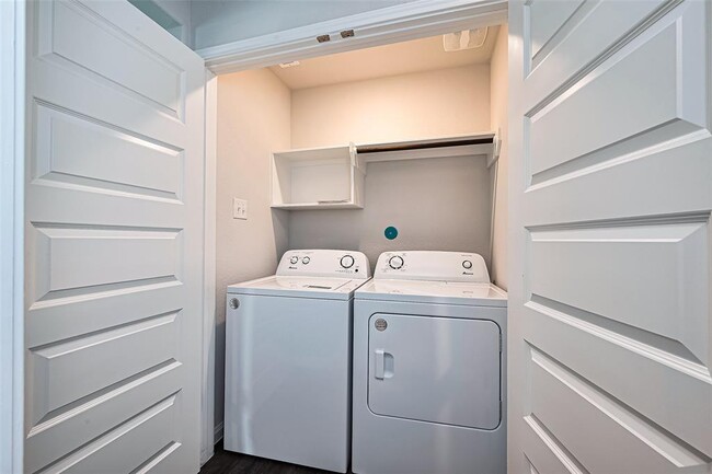 Building Photo - 22548 Cormorant Ct