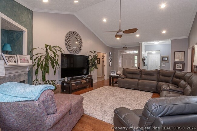 Building Photo - 3021 Bankhead Dr