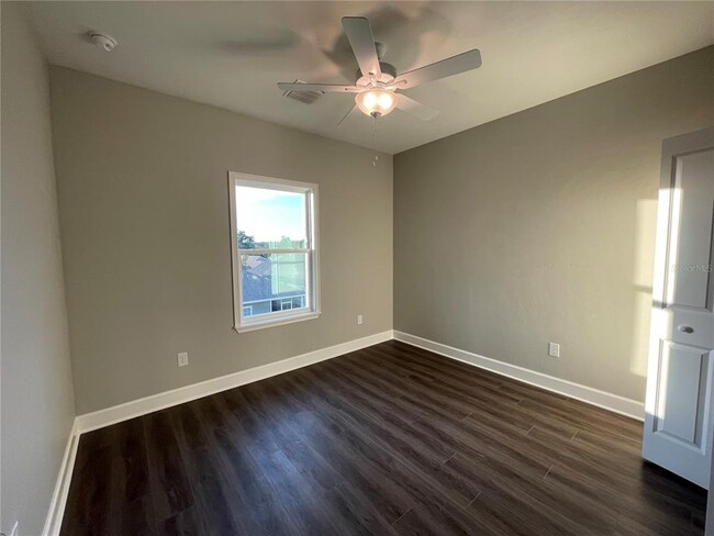 Building Photo - 1622 NW 120th Terrace