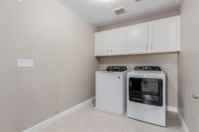 Building Photo - 6711 E Via Arroyo Largo
