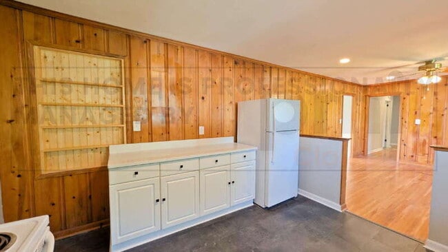 Building Photo - 27 Binks Dr