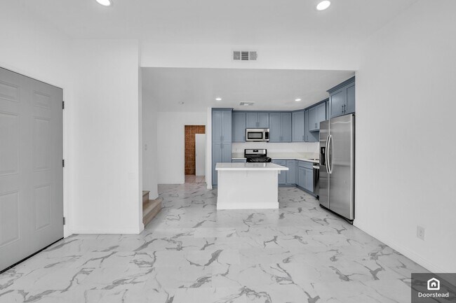 Building Photo - 6029 Del Amo Blvd