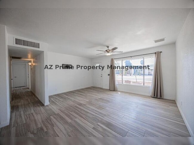 Building Photo - 8518 E Rancho Vista Dr