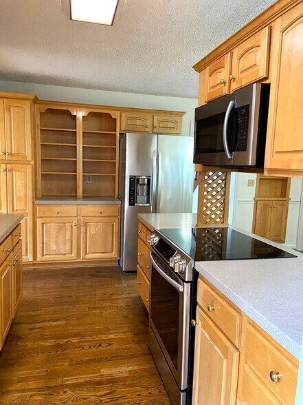 Building Photo - 223 Cambo Ter