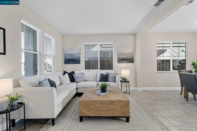 Building Photo - 40 Greystone Pl