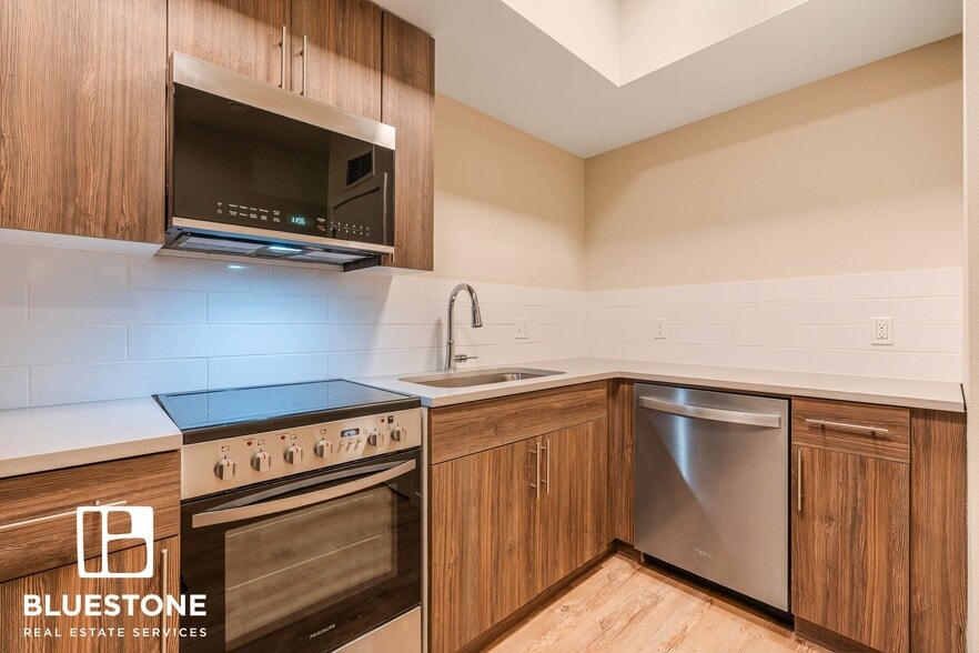 Interior Photo - The Woods on Marquam Hill